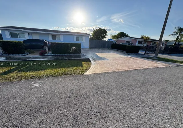 Photo 2 of Single family home for sale at 19500 Sw 115th Ave, Miami, FL 33157 | MLS# A12014665 | Listing updated on 2026-08-18