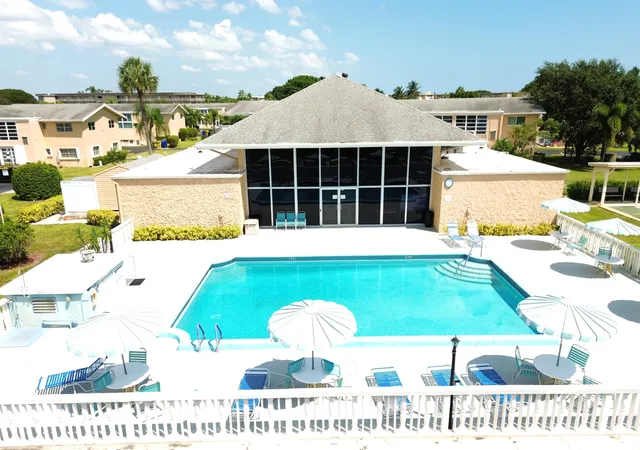 2nd image of 2222 Ne 1St Wy, Boynton Beach, FL 33435