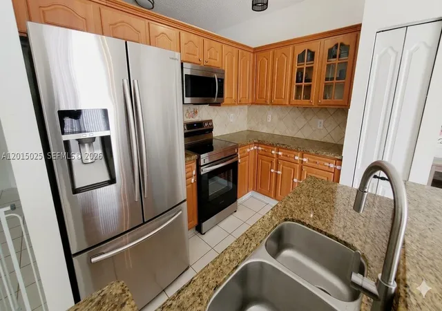 Photo 3 of Townhouse for sale at 10273 Sw 162nd Ct, Miami, FL 33196 | MLS# A12015025 | Listing updated on 2026-08-26
