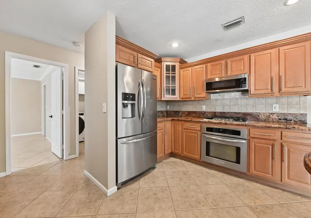 5th image of 1163 Peninsula Wy, Greenacres, FL 33413 | MLS# B26025627