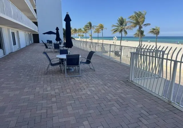 2nd image of 300 Oregon St, Hollywood, FL 33019
