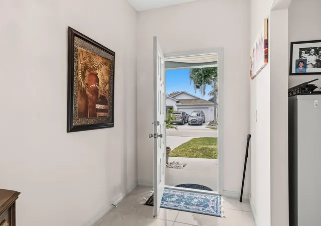 Homes for sale in Vero Beach, FL | 1013 E 13th Sq, Vero Beach, FL 32960 | MLS# B26025737