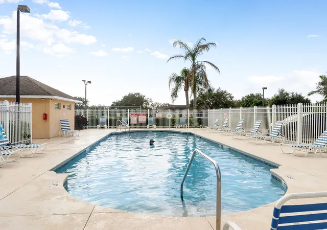 Homes for sale in Vero Beach, FL | 1013 E 13th Sq, Vero Beach, FL 32960 | MLS# B26025737