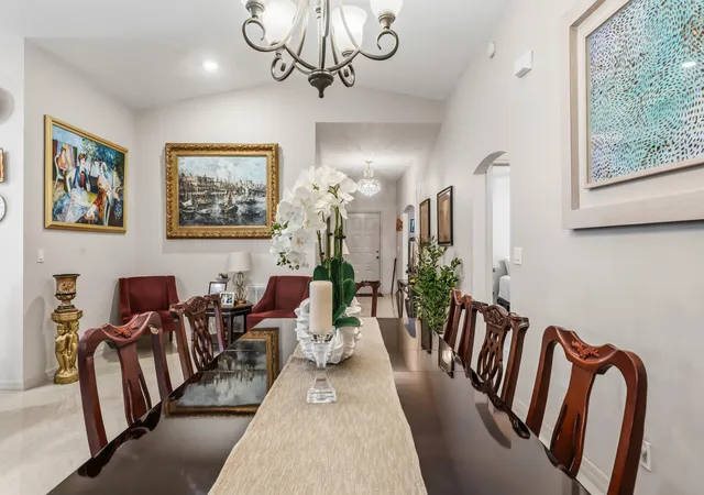 Homes for sale in Vero Beach, FL | 1013 E 13Th Sq, Vero Beach, FL 32960 | MLS# B26025737