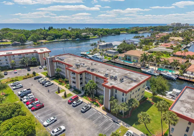 Homes for sale in Lighthouse Point, FL | 3050 Ne 48th Court, Lighthouse Point, FL 33064 | Houzeo