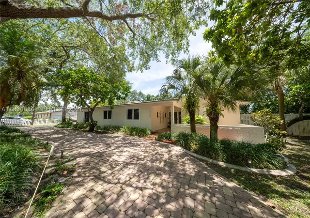 Photo 1 of Single family home for sale at 16445 Sw 80th Ave, Palmetto Bay, FL 33157 | MLS# A11990086 | Listing updated on 2026-10-08