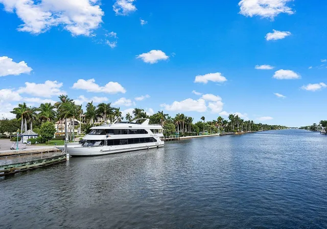 2nd image of 920 S Dr, Delray Beach, FL 33445