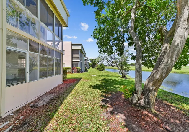 2nd image of 346 Capri, Delray Beach, FL 33484