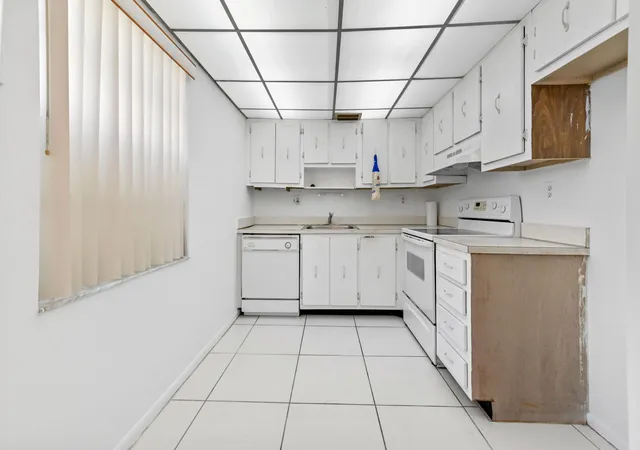 5th image of 346 Capri, Delray Beach, FL 33484