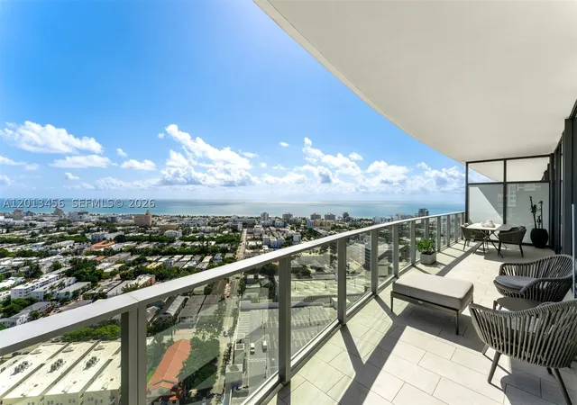 3rd image of 501 West Ave #2904, Miami Beach, FL 33139 | MLS# A12013456
