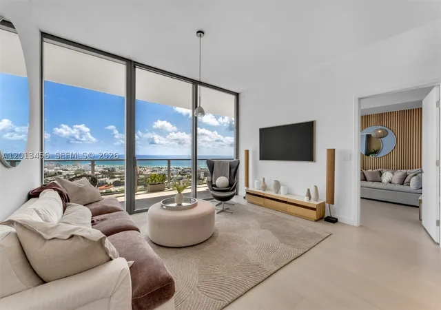 5th image of 501 West Ave #2904, Miami Beach, FL 33139 | MLS# A12013456