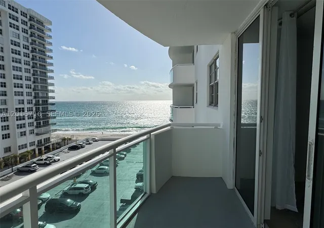 3rd image of 3001 S Ocean Dr #703, Hollywood, FL 33019 | MLS# A12015710