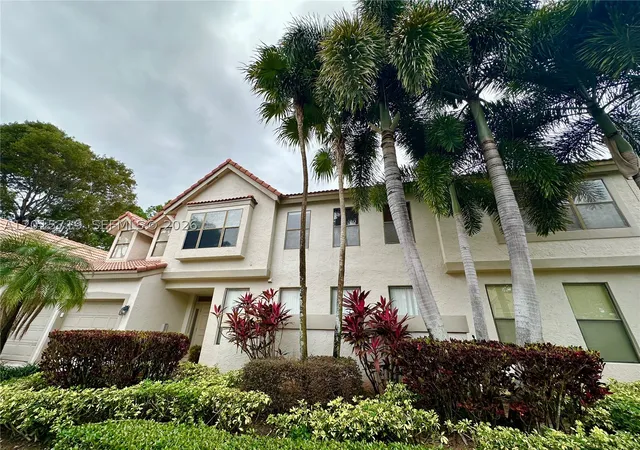 2nd image of 5790 Coach House Cir #E, Boca Raton, FL 33486 | MLS# A12015719