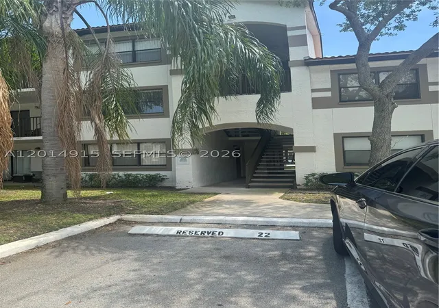 1st image of 520 S Park Rd #16-12, Hollywood, FL 33021 | MLS# A12014915