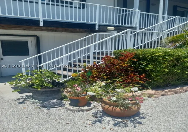 4th image of 251 Pelican Ln, Big Pine, FL 33043 | MLS# A12015711
