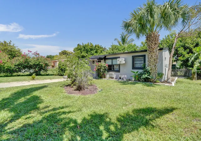 Homes for sale in Pompano Beach, FL | 1465 Ne 27Th St, Pompano Beach, FL 33064 | MLS# B26026136