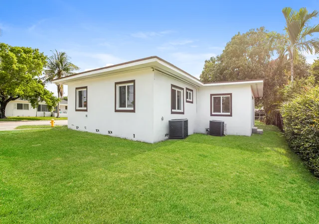 18th image of 4701 Sw 7th St, Miami, FL 33134 | MLS# B26026146