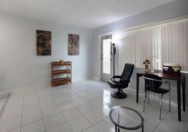 Homes for sale in West Palm Beach, FL | 331 Windsor O, West Palm Beach, FL 33417 | MLS# B26026164