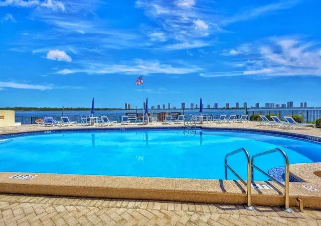 2nd image of 105 Paradise Harbour Blvd, North Palm Beach, FL 33408