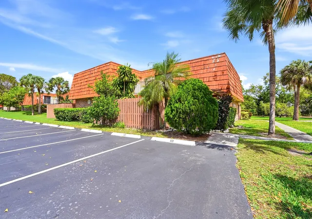 Homes for sale in North Lauderdale, FL | 8337 N Coral Cir, North Lauderdale, FL 33068 | MLS# B26026340