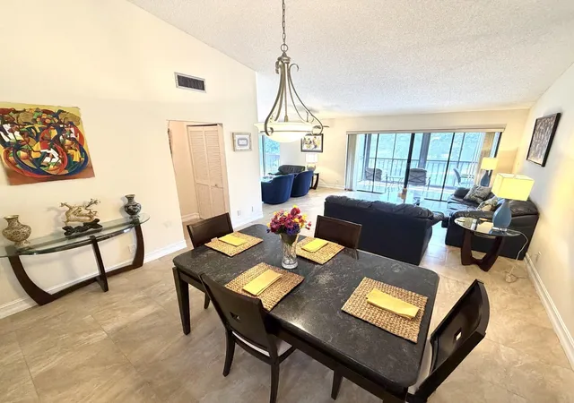4th image of 5055 Oakhill Ln, Delray Beach, FL 33484