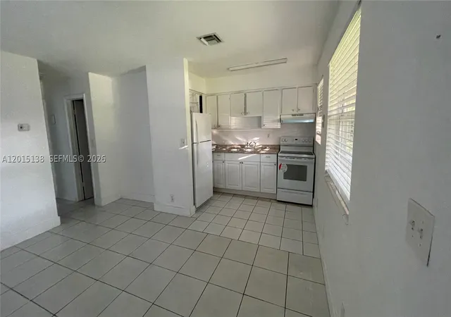 Photo 3 of Multi family home for sale at 5200 Nw 16th St, Lauderhill, FL 33313 | MLS# A12015138 | Listing updated on 2026-10-08