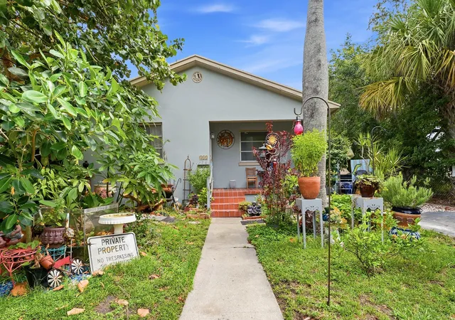 1st image of 515 Biscayne Dr, West Palm Beach, FL 33401 | MLS# B26026528
