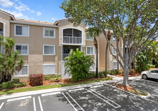 2nd image of 272 Vlg Blvd, Tequesta, FL 33469