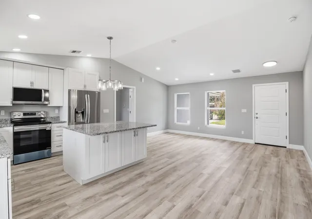 5th image of 2805 Se Carroll St, Stuart, FL 34997 | MLS# B26026554