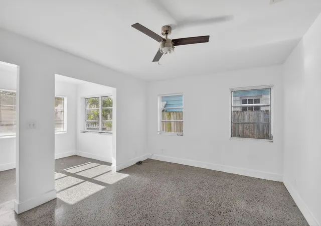 5th image of 301 S L St, Lake Worth Beach, FL 33460 | MLS# B26026573