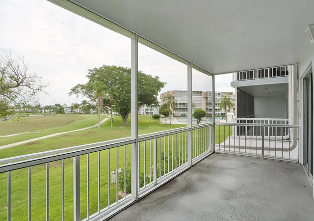 24th image of 250 John F Kennedy Dr #202, Lake Worth, FL 33462 | MLS# B26026660