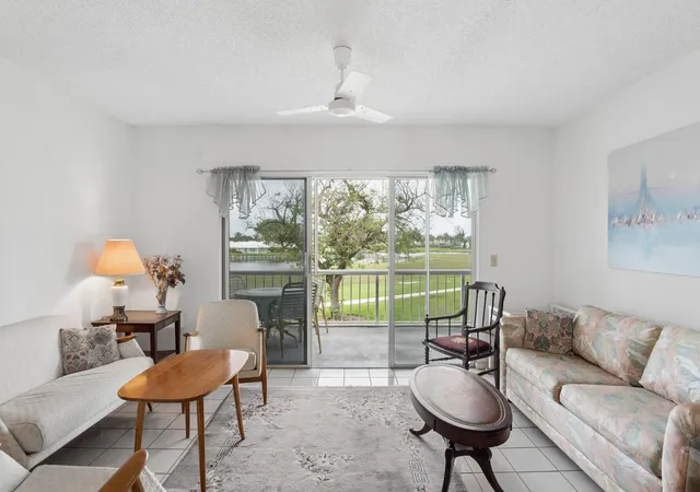 2nd image of 250 John F Kennedy Dr #202, Lake Worth, FL 33462 | MLS# B26026660