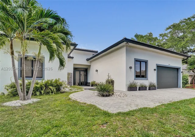 Photo 3 of Single family home for sale at 3909 Sw 54th Ct, Fort Lauderdale, FL 33312 | MLS# A12015408 | Listing updated on 2026-06-07