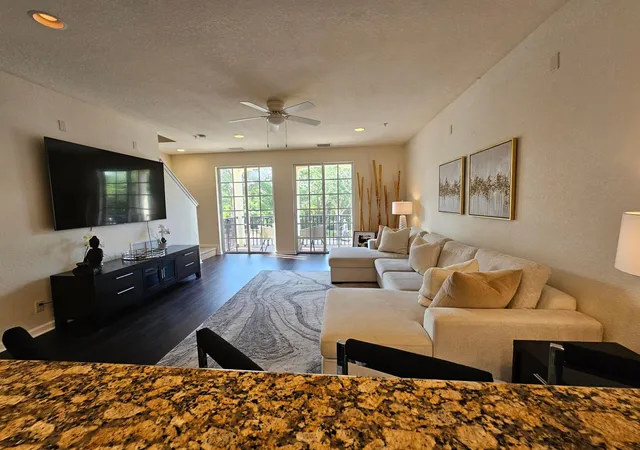 5th image of 405 Schoolhouse Rd, Jupiter, FL 33458 | MLS# B26026757