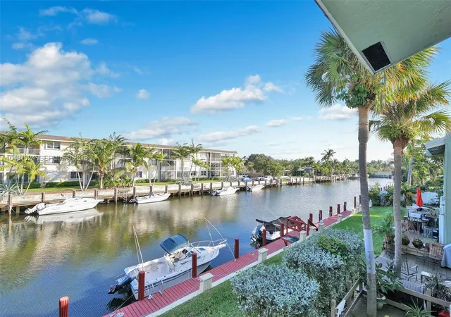 Homes for sale in Lighthouse Point, FL | 2113 Ne 44th St #7, Lighthouse Point, FL 33064 | MLS# B26026797