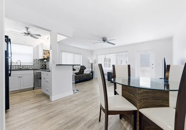 3rd image of 70 Bedford, West Palm Beach, FL 33417