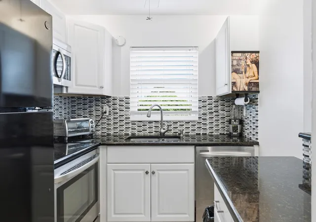 5th image of 70 Bedford, West Palm Beach, FL 33417