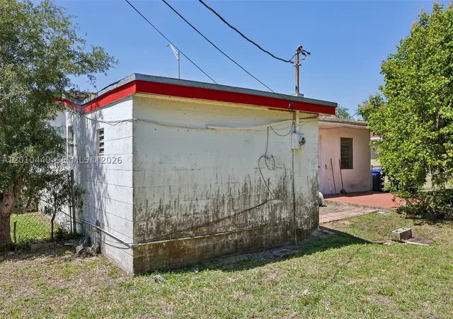 34th image of 921 Ne 159th St, North Miami Beach, FL 33162 | MLS# A12010440