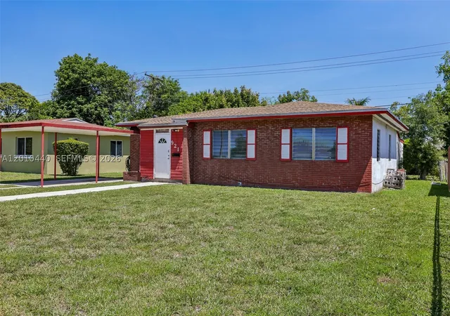 5th image of 921 Ne 159Th St, North Miami Beach, FL 33162 | MLS# A12010440