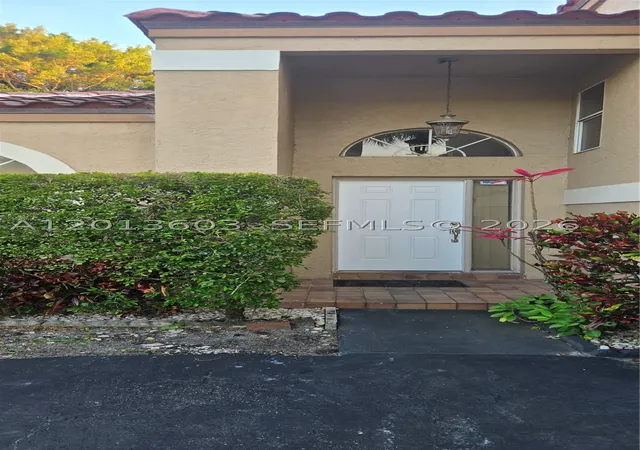 Homes for sale in Parkland, FL | 6470 Nw 77Th Pl, Parkland, FL 33067 | MLS# A12013603