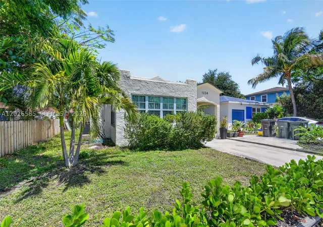 Homes for sale in Lake Worth, FL | 1224 N K St, Lake Worth, FL 33460 | MLS# A12016585