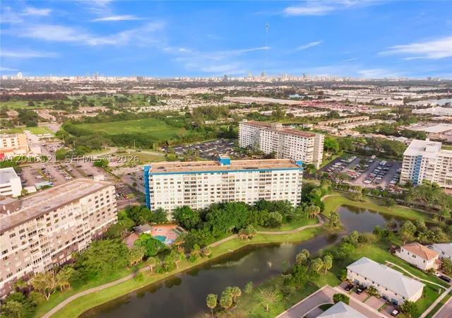 Homes for sale in Hollywood, FL | 4001 Hillcrest Dr #812, Hollywood, FL 33021 | MLS# A12016521