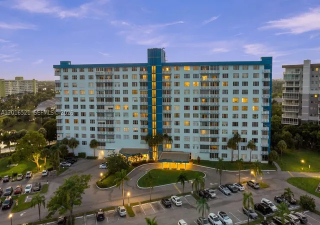 Homes for sale in Hollywood, FL | 4001 Hillcrest Dr #812, Hollywood, FL 33021 | MLS# A12016521
