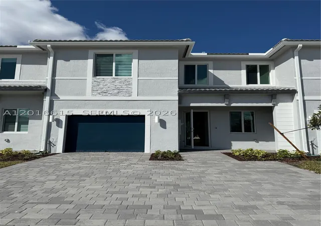 Photo 1 of Townhouse for sale at 663 Se 13th St Cir, Florida City, FL 33034 | MLS# A12016615 | Listing updated on 2026-08-21
