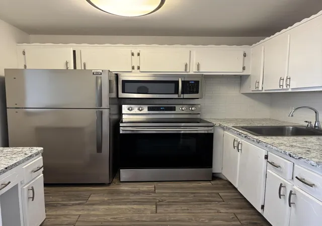 Homes for sale in West Palm Beach, FL | 218 Windsor J, West Palm Beach, FL 33417 | MLS# B26026917