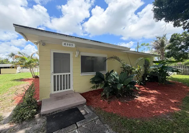 Homes for sale in Palm Beach Gardens, FL | 4905 Williams Rd, Palm Beach Gardens, FL 33418 | MLS# B26026930