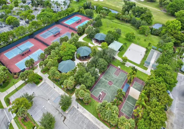 Homes for sale in Pompano Beach, FL | 3100 N Palm Aire Drive, Pompano Beach, FL 33069 | Houzeo