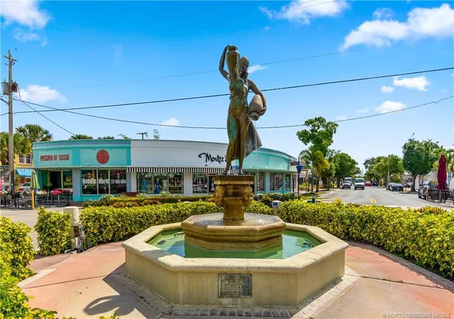 Homes for sale in Stuart, FL | 2950 Se Ocean Boulevard, Stuart, FL 34996 | Houzeo
