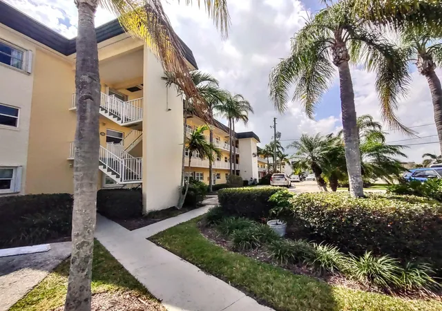 2nd image of 1351 Bayshore Dr #108, Fort Pierce, FL 34949 | MLS# B26027021
