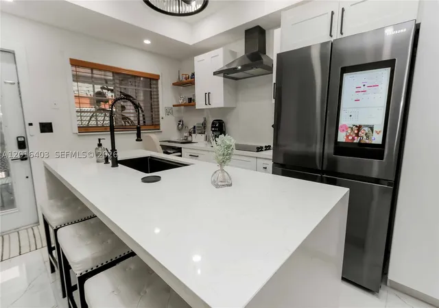 Photo 3 of Condo for sale at 2200 Monroe St #12, Hollywood, FL 33020 | MLS# A12016403 | Listing updated on 2026-08-19